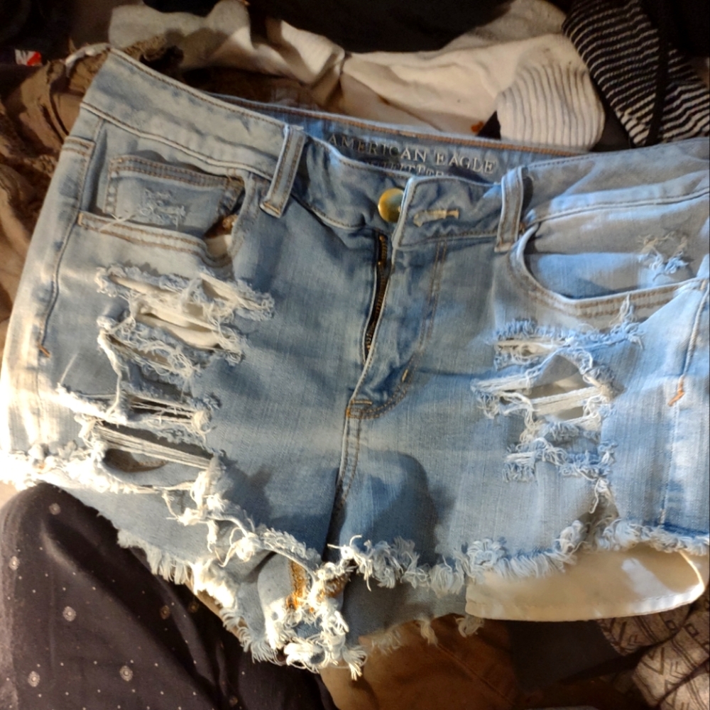 American eagle short distressed shorts